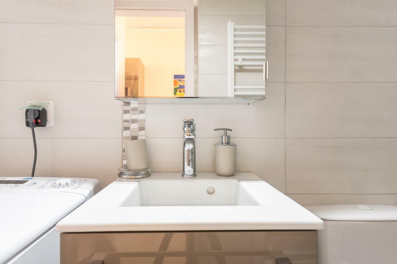 Stylish Kerameikos Apartment By Cloudkeys Athén Kültér fotó