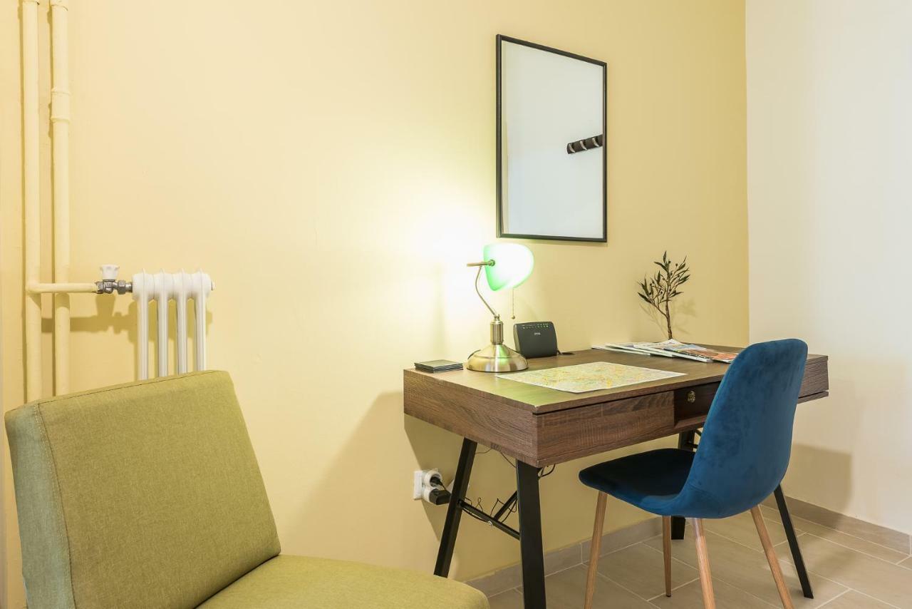 Stylish Kerameikos Apartment By Cloudkeys Athén Kültér fotó